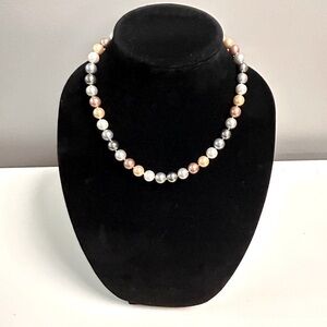 Multi-color faux pearl necklace. An update on this classic pearl style.​​​​​​​​